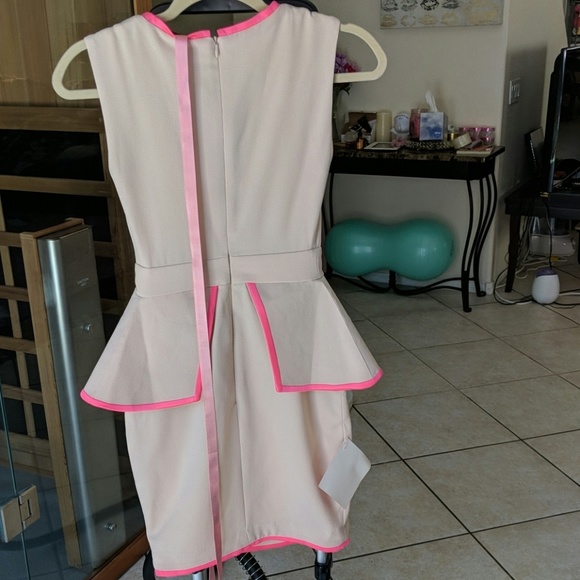 Dress - Picture 3 of 3